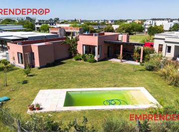 Casa · 125m² · 4 Ambientes · 2 Cocheras · Casa en Barrio San Ramiro, Pilar del Este