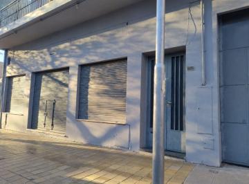 Bodega-Galpón · 350m² · Alquiler de Galpón con Oficinas y Salón Comercial