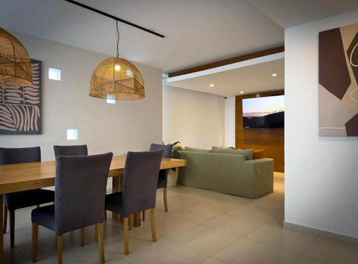 Casa · 250m² · 5 Ambientes · 2 Cocheras