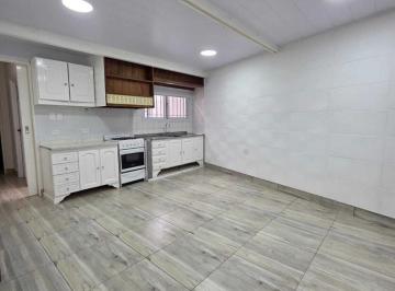 Casa · 40m² · 2 Ambientes · 1 Cochera · Casa en Alquiler en Villa Adelina