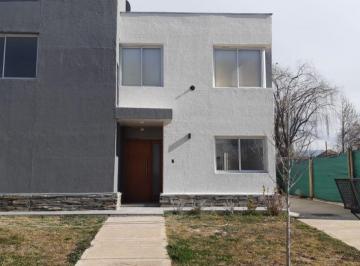 Casa de 6 ambientes, Maipú · Casa en Alquiler en Maipú