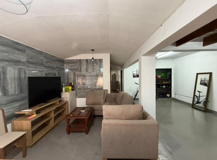 PH · 220m² · 4 Ambientes · 1 Cochera