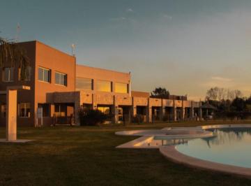 Departamento · 110m² · 4 Ambientes · 1 Cochera · Departamento a La Venta en El Barrio La Alameda