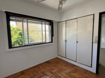 PH · 55m² · 3 Ambientes · Alquiler! 3 Ambientes C/balcón a La Calle! Excelente Ubicación!