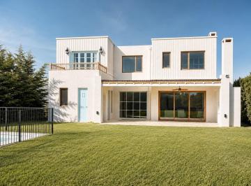 Casa · 240m² · 4 Ambientes · Enero Alquiler Temporada San Gabriel, Villa Nueva