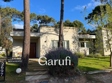 Casa · 170m² · 4 Ambientes · 1 Cochera · Casa en Venta en Pinamar Barrio Alamos 2 con Permuta