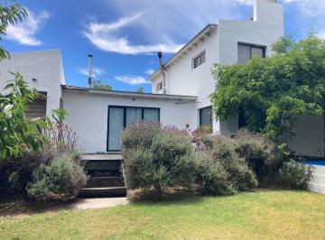 Casa · 140m² · 6 Ambientes · 3 Cocheras · Casa y 2 Departamentos en Bloque Claromecó Tres Arroyos Ideal Renta