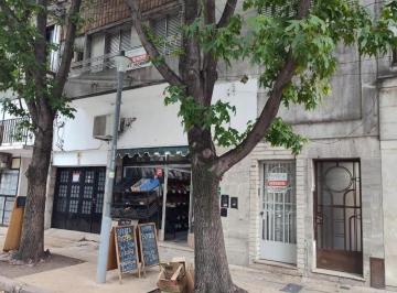 Casa · 180m² · 3 Ambientes · 1 Cochera · Hermosa Casa Reciclada en Su Estilo con Local Comercial
