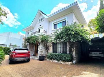 Casa · 650m² · 8 Ambientes · 3 Cocheras · Venta Casa 650 m² Cub Lote 971 m² Vicente Lopez