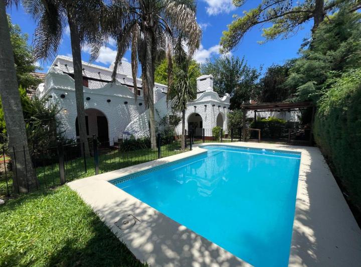 Casa · 169m² · 5 Ambientes · 1 Cochera