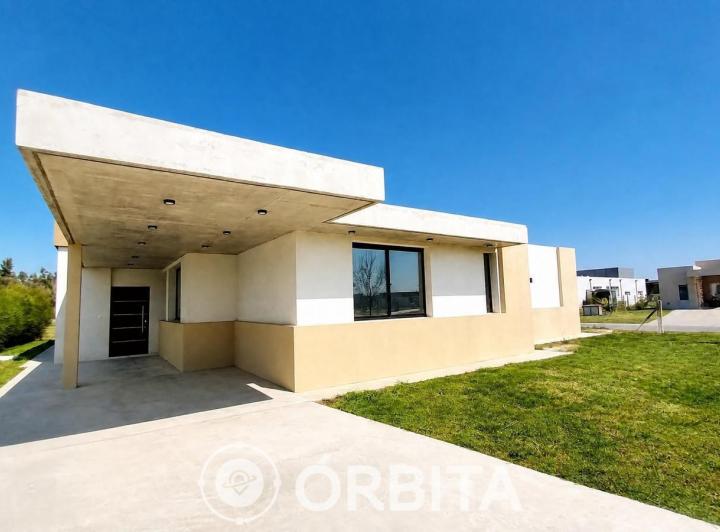 Casa · 179m² · 4 Ambientes · 1 Cochera