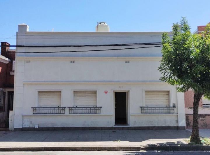 Casa · 1m² · 5 Ambientes