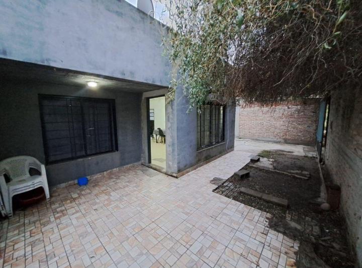 Casa · 65m² · 4 Ambientes · 2 Cocheras