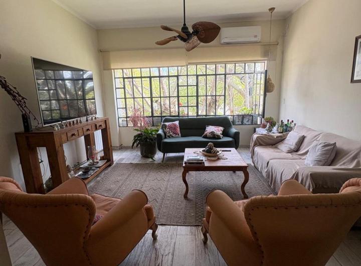 Casa · 350m² · 7 Ambientes · 3 Cocheras