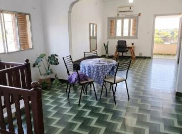 Casa · 154m² · 7 Ambientes · 1 Cochera · Casa en Planta Alta 3 Dorm. y Cochera Paraná