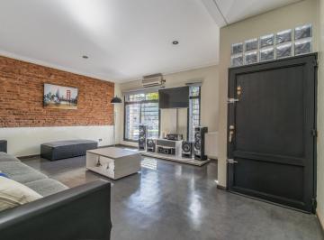Casa · 197m² · 4 Ambientes · 1 Cochera · Casa Moderna con Jardin - Terraza - Cochera - Wilde Centro Avellaneda