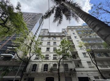 Departamento · 70m² · 2 Ambientes · Amplio Semipiso de Estilo en Planta Baja. Dos Ambientes. Patio.