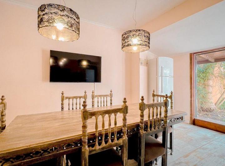 Casa · 211m² · 4 Ambientes · 2 Cocheras