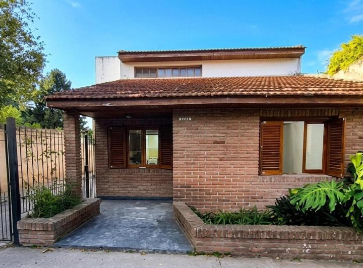 Casa · 100m² · 3 Ambientes · 1 Cochera