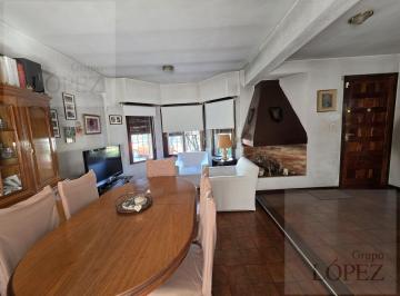 Casa · 153m² · 4 Ambientes · 2 Cocheras · Venta Casa Dúplex Olivos Golf Vicente Lopez - 4 Ambientes con Patio - Apto Credito