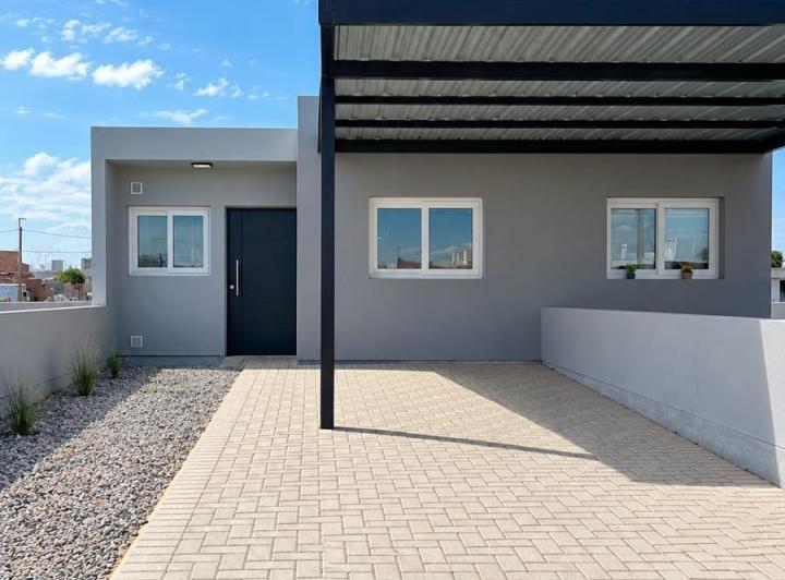 Casa · 180m² · 4 Ambientes · 1 Cochera