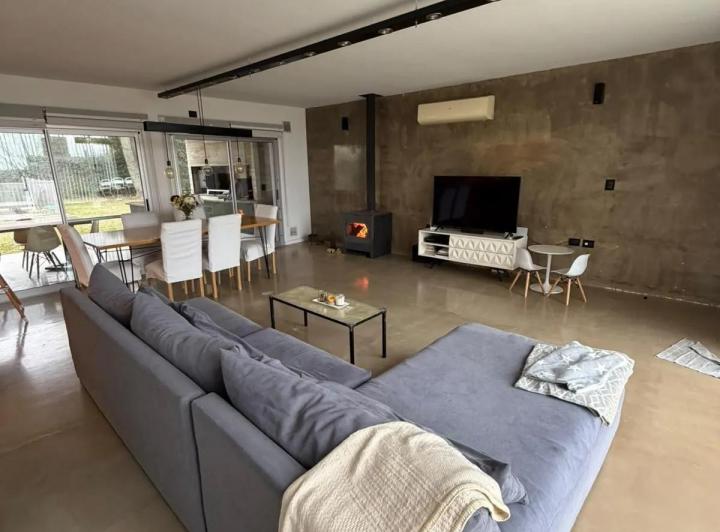 Casa · 140m² · 5 Ambientes