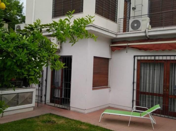 Casa · 323m² · 5 Ambientes · 3 Cocheras