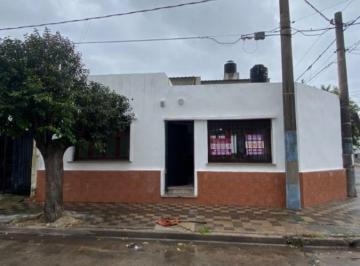 Casa de 6 ambientes, Córdoba · Casa en Alquiler en Bº General Bustos en La Calle Pasaje Mocana Nº891