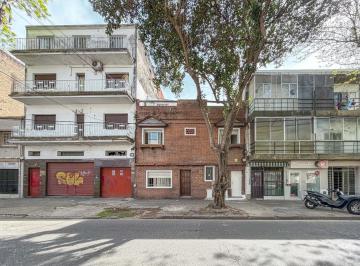 Casa · 84m² · 6 Ambientes · Casa Al Frente de 2 Dorm. con 2 Baños y Terraza en Pichincha