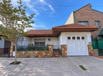 Casa · 106m² · 3 Ambientes · 1 Cochera · Venta Casa San Fernando 3 Amb Cochera Pileta
