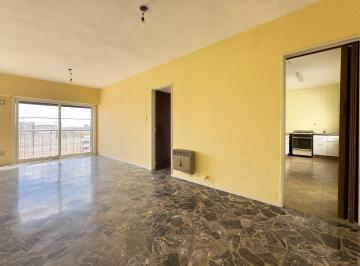 Departamento · 61m² · 3 Ambientes · Venta Departamento 3 Ambientes C/baulera Flores