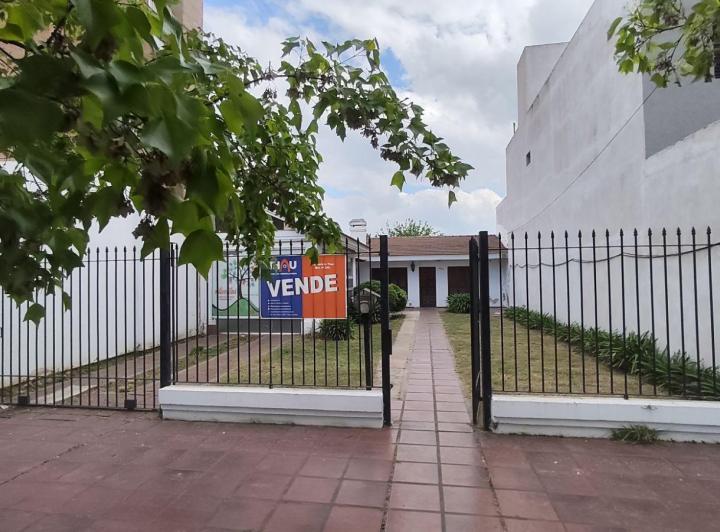 Casa · 436m² · 2 Dormitorios · 1 Cochera