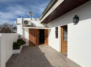 Casa · 289m² · 5 Ambientes · 4 Cocheras · Casa en Venta La Plata