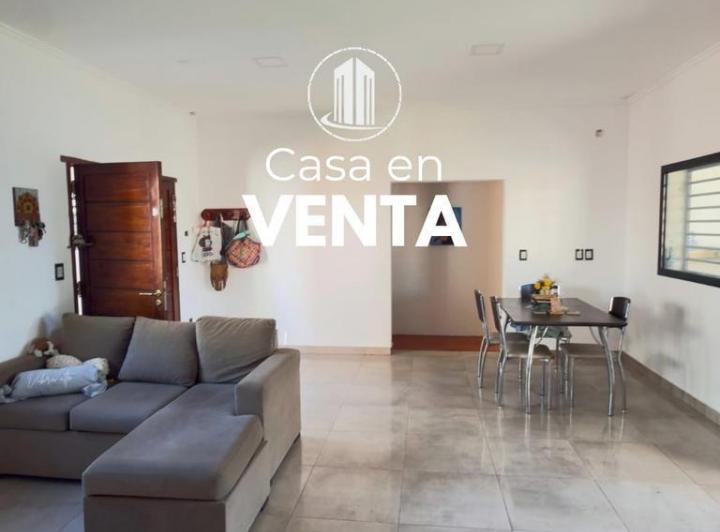 Casa · 4 Ambientes · 2 Cocheras