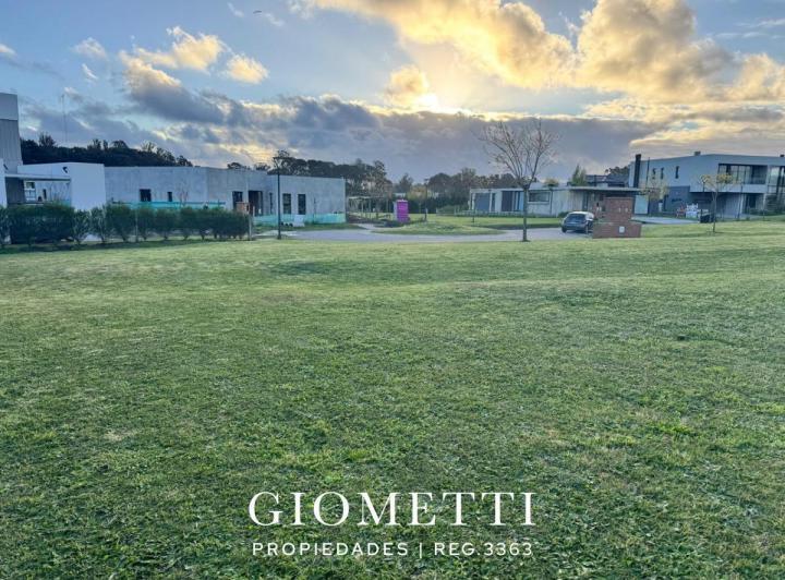 Terreno · 601m²
