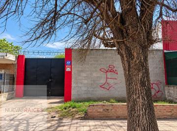 Local comercial · 118m² · 3 Ambientes · Galpón con Patio y Acceso Vehicular | 250 m² de Terreno | Dean Funes