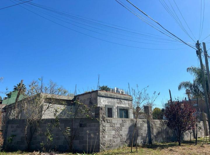 Casa · 300m² · 4 Ambientes · 1 Cochera