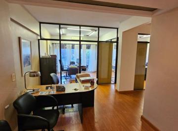 Oficina comercial · 72m² · 3 Ambientes · Oficina en Alquiler Frente a Facultad de Medicina