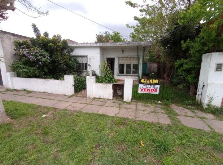 Casa · 65m² · 4 Ambientes · 1 Cochera