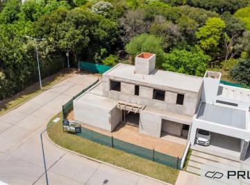 Casa de 6 ambientes, Córdoba · Casa a Estrenar en Cañuelas Chico