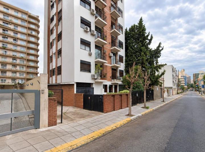 Local comercial · 330m² · 2 Cocheras