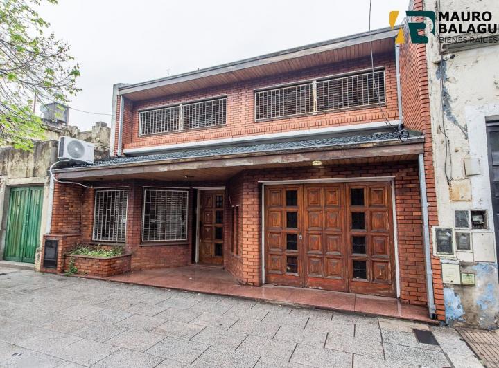 Casa · 394m² · 4 Ambientes · 3 Cocheras