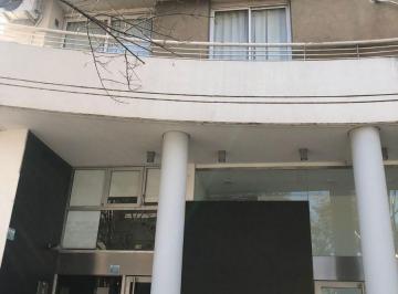 Departamento de 2 ambientes, Rosario · Semipiso de 1 Dormitorio con Patio y Parrillero en Alquiler en Lorudes