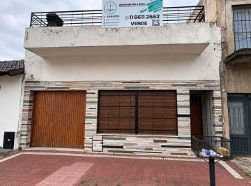 Casa de 3 ambientes, Avellaneda · Casa 3 Ambientes con Garaje y Amplia Terraza en Pñeyro