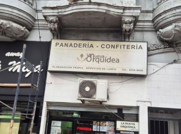Local comercial , Floresta · Local Sobre Foco Comercial con Entre Piso (Av Rivadavia) en Floresta