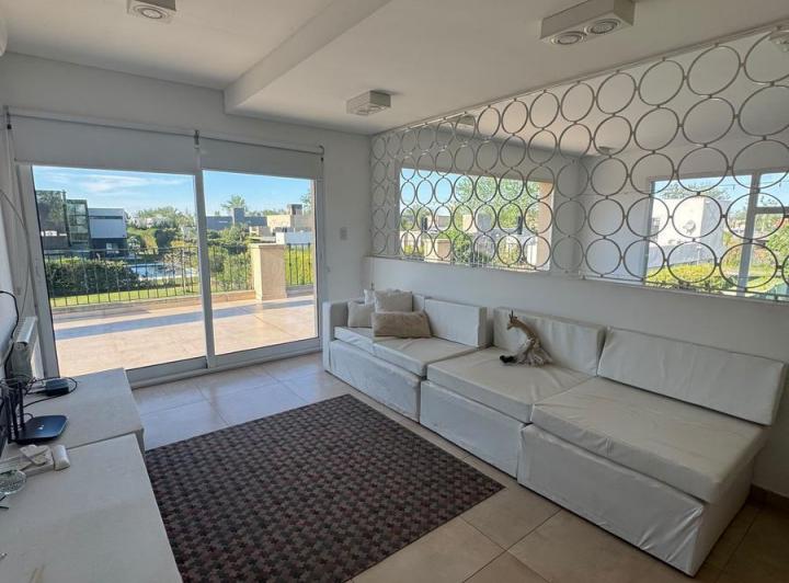 Casa · 194m² · 6 Ambientes