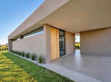 Casa · 156m² · 4 Ambientes · Venta de Propiedad en Fincas Joven