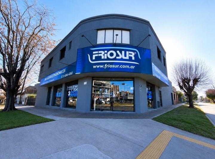 Local comercial · 365m² · 3 Cocheras