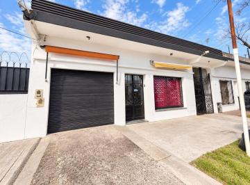 Casa · 242m² · 4 Ambientes · Venta Casa 4 Amb Bernal Oeste