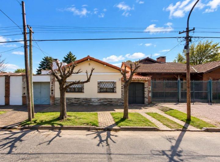 Casa · 133m² · 5 Ambientes · 1 Cochera